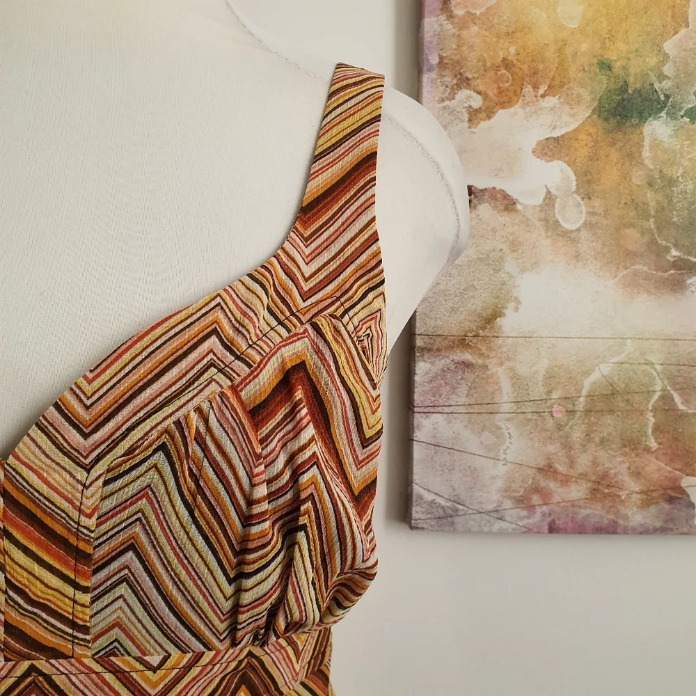 CUE Zig Zag Tan Retro Print Tank Size 12 - Picture 8 of 10